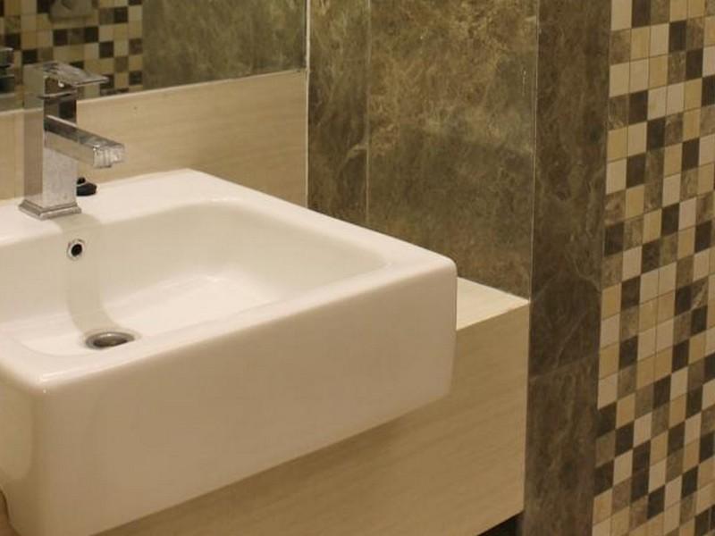Life Emerald Hotel Surabaya Esterno foto